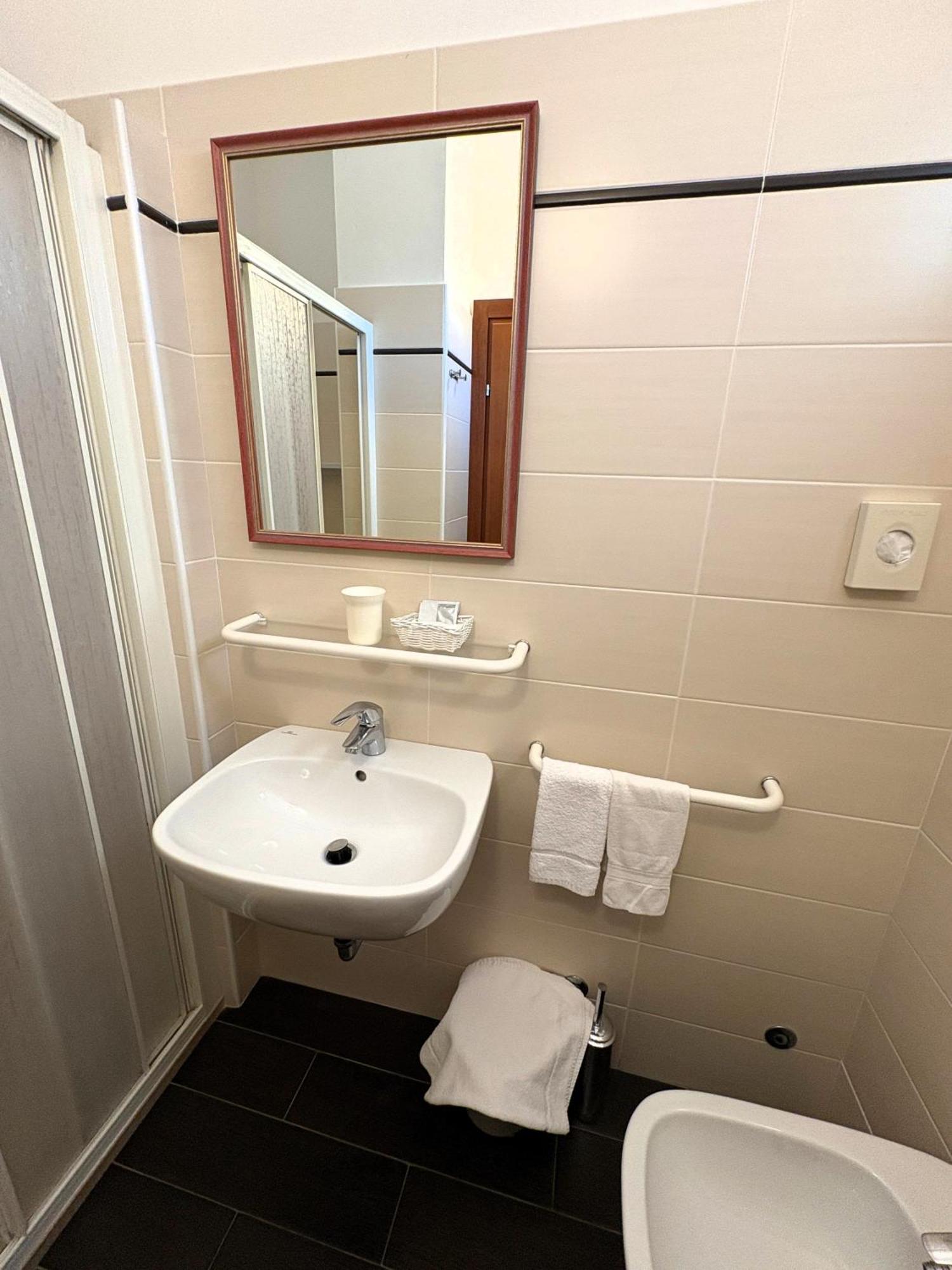 Hotel Belmar Rivazzurra Di Rimini Стая снимка